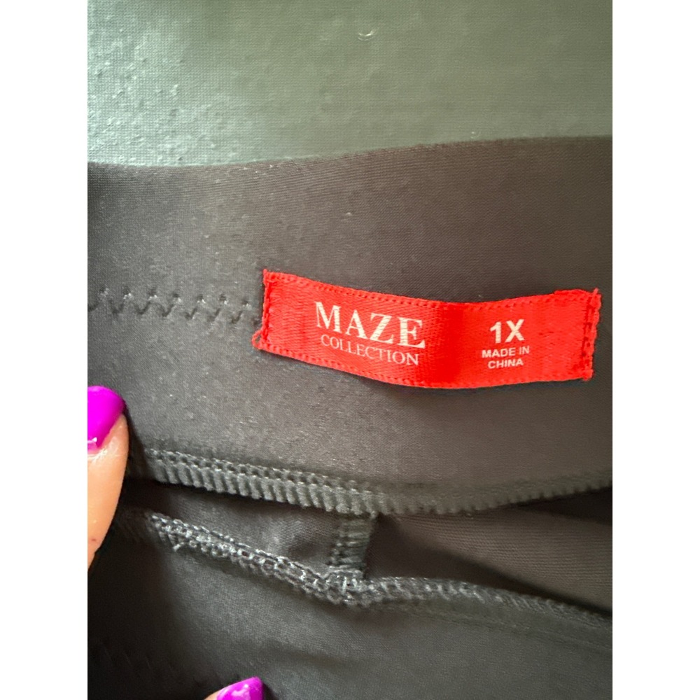 Maze Collection Black Scuba Slimming Button Detail Tapered Pants Womens 1X NWT - Picture 6 of 7